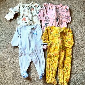 Baby girl set of 4 sleepers, mixed lot, size 3 months